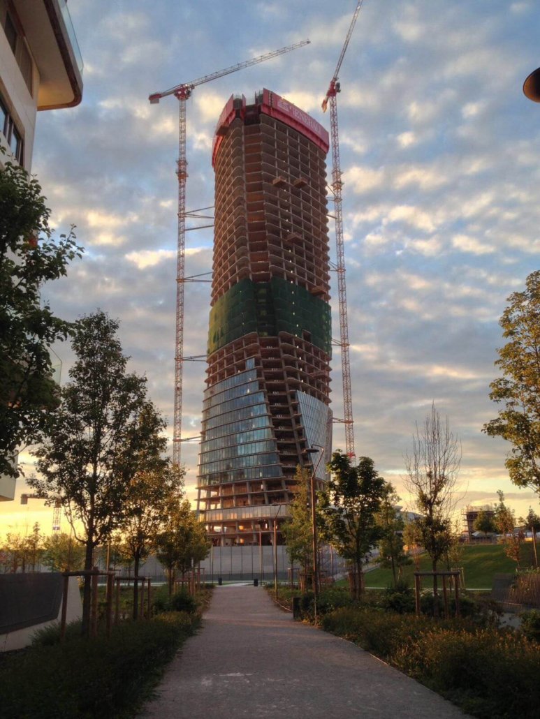 Podio Commerciale della Torre Hadid